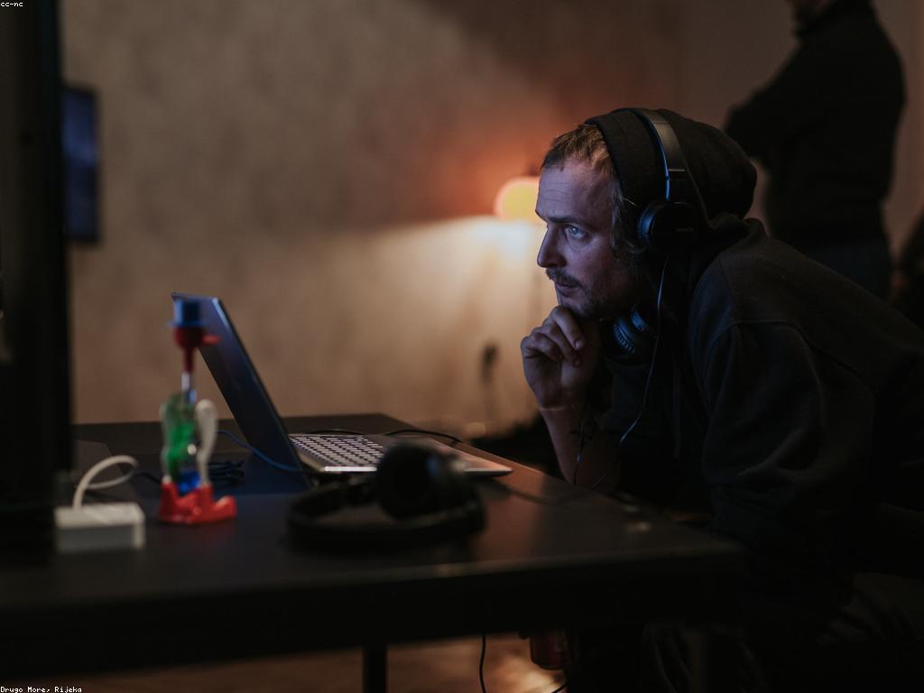 នវានុវត្តន៍ក្នុងសេវាកម្មហ្គេម